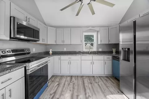 55 Mendon St, Worcester, MA 01604 photo 9