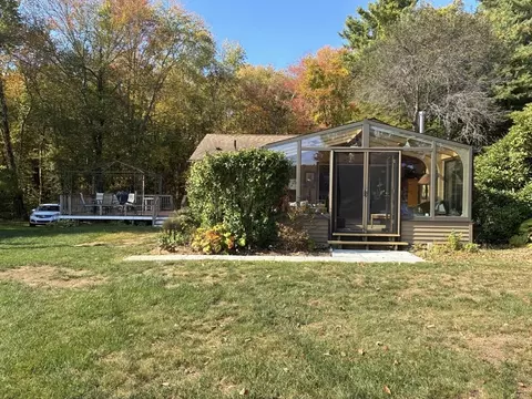 2 Farrar Dr, Holland, MA 01521
