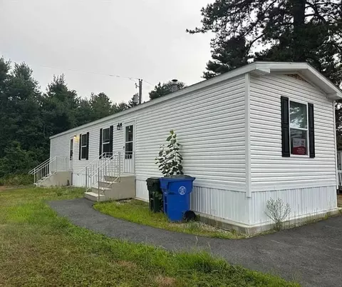 40 Pinyon Pl, Londonderry, NH 03053