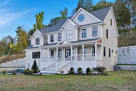 161 Bridge St, Hamilton, MA 01982