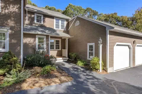 108 Laurelwood Dr #108, Hopedale, MA 01747