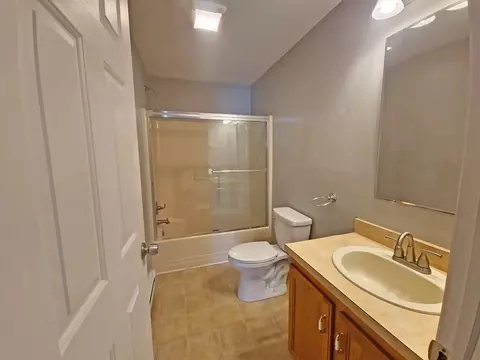 28 Brooks St, Worcester, MA 01606 photo 12