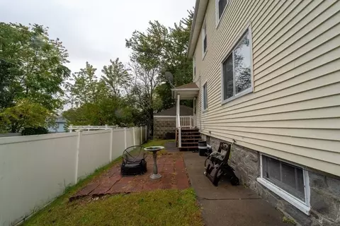 10 Lamar Ave, Worcester, MA 01604 photo 5