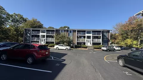 10 Woodcrest Ct #4, Weymouth, MA 02190