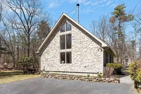 84 Murray Rd, Ashburnham, MA 01430