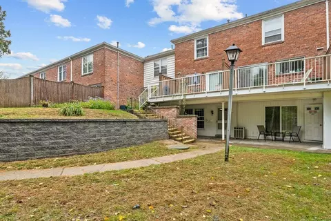 80 Williamsburg Dr #80, Springfield, MA 01108 photo 2