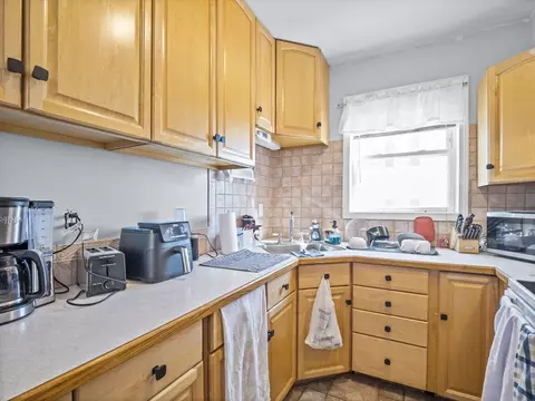 306 Mott St, Fall River, MA 02721 photo 18