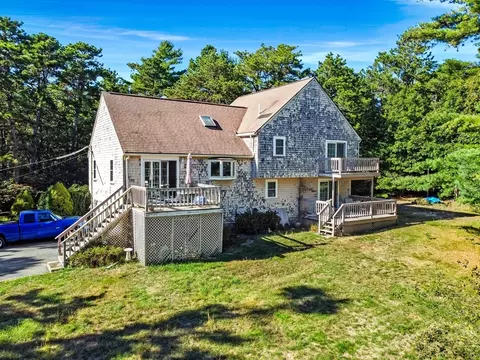 196 Bourne Rd, Plymouth, MA 02360