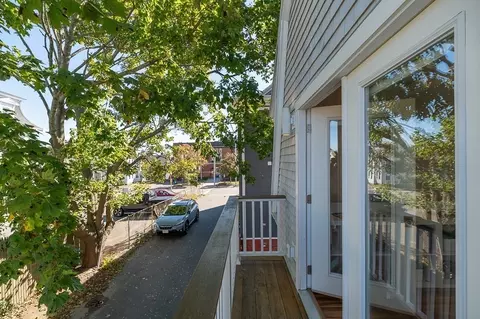 Exterior - 6 Prospect Ct, Gloucester, MA 01930 photo 6 of 9