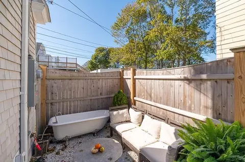 Exterior - 6 Prospect Ct, Gloucester, MA 01930 photo 8 of 9