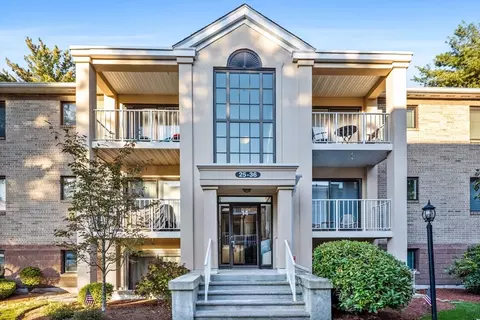 14 Bourbon St #25, Peabody, MA 01960