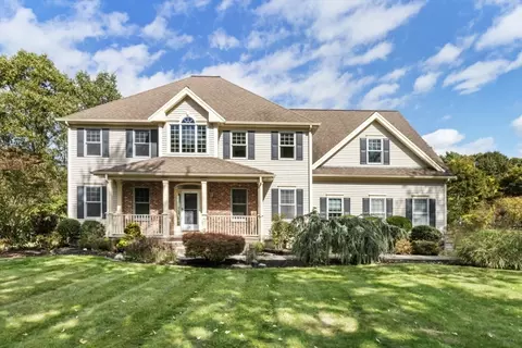 1 Settlers Dr, Lakeville, MA 02347