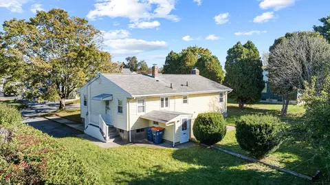 71 Harding Rd, Fairhaven, MA 02719 photo 9