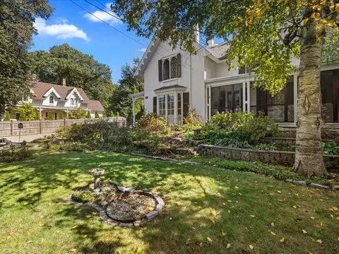 92 Old River Pl, Dedham, MA 02026 photo 5