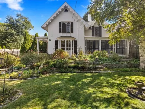92 Old River Pl, Dedham, MA 02026 photo 4