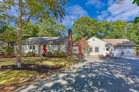 6 Sassafras Ln, Harwich, MA 02645