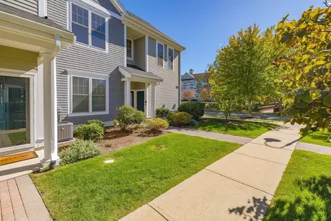 48 Seven Springs Ln #H, Burlington, MA 01803