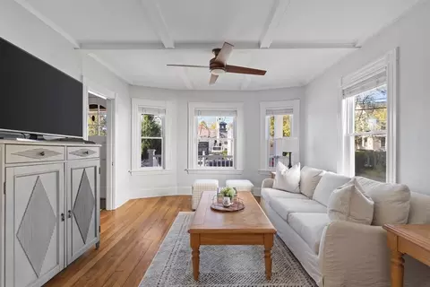 61 Elm St #61, Andover, MA 01810