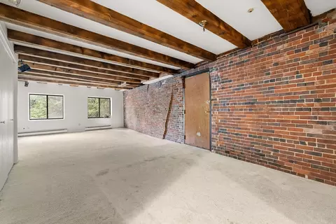 170 Commercial St #4, Boston, MA 02109