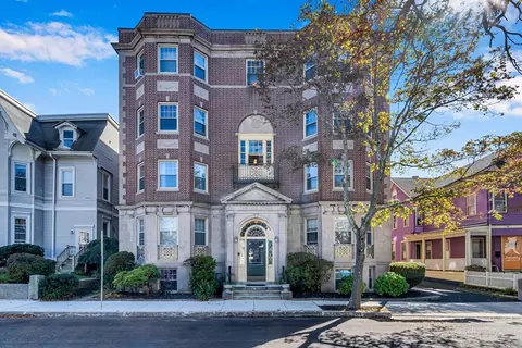 20 Chestnut St #205, Malden, MA 02148