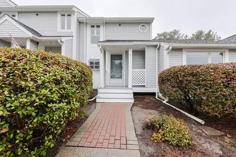 15 Alcott Cir #D3, Taunton, MA 02780