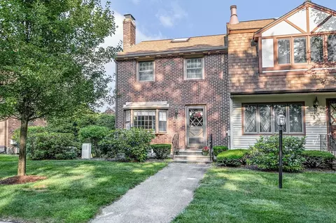 38 Scotty Hollow Dr #E, Chelmsford, MA 01863