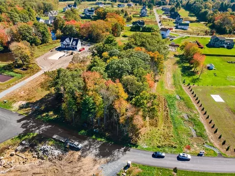 7 Ledge Hill Ln, Rehoboth, MA 02769