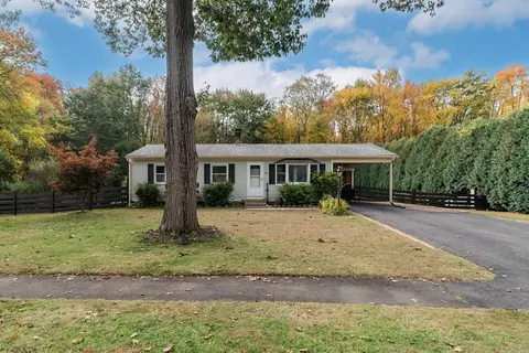 66 Longmeadow Dr, Amherst, MA 01002