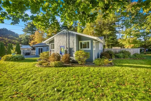 Exterior - 32 Lindsay Rd, Springfield, MA 01128 photo 5 of 8