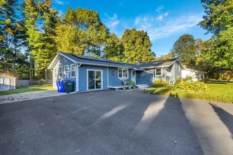 Exterior - 32 Lindsay Rd, Springfield, MA 01128 photo 2 of 8