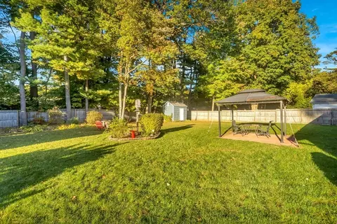 Exterior - 32 Lindsay Rd, Springfield, MA 01128 photo 6 of 8