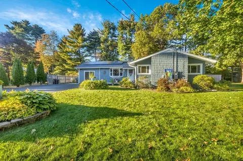 Exterior - 32 Lindsay Rd, Springfield, MA 01128 photo 4 of 8