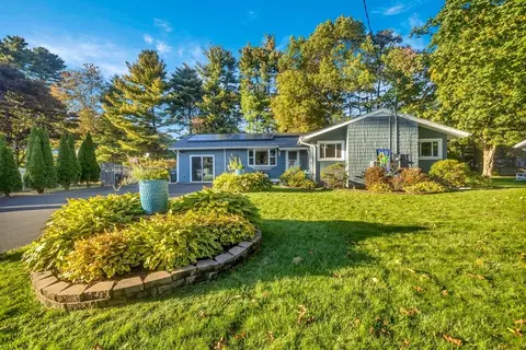 Exterior - 32 Lindsay Rd, Springfield, MA 01128 photo 3 of 8