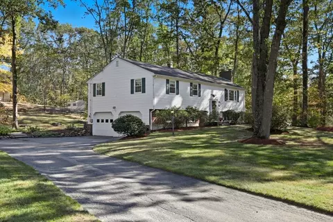 2 Glenwood Rd, Andover, MA 01810