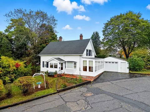 1 Elm St, Northbridge, MA 01534