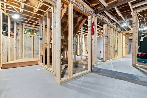 Entry Way - 64 Vine St, Saugus, MA 01906 photo 4 of 5