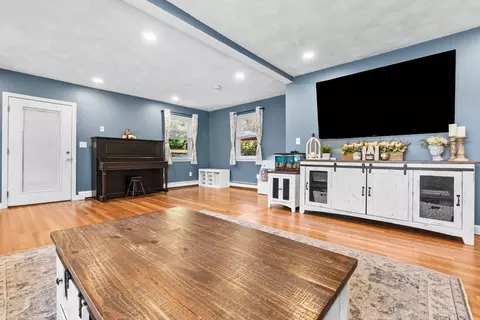 Living - 64 Vine St, Saugus, MA 01906 photo 3 of 3