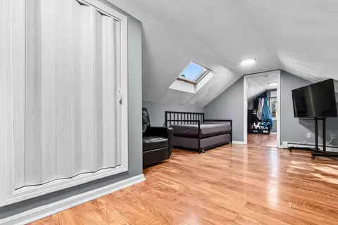 Entry Way - 64 Vine St, Saugus, MA 01906 photo 2 of 5