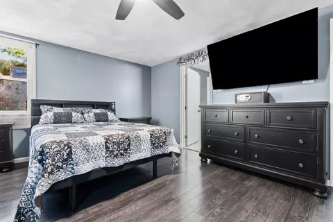 Bedroom - 64 Vine St, Saugus, MA 01906 photo 4 of 6
