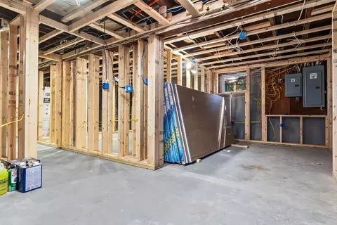 Entry Way - 64 Vine St, Saugus, MA 01906 photo 5 of 5
