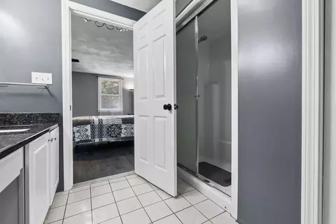 Bath - 64 Vine St, Saugus, MA 01906 photo 3 of 5