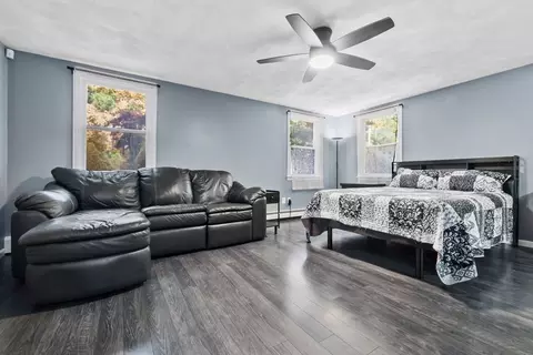Bedroom - 64 Vine St, Saugus, MA 01906 photo 3 of 6