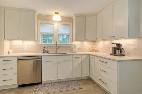 Kitchen - 49 Prudential Rd, Worcester, MA 01606 photo 3 of 4