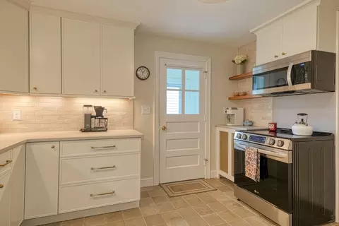 Kitchen - 49 Prudential Rd, Worcester, MA 01606 photo 2 of 4