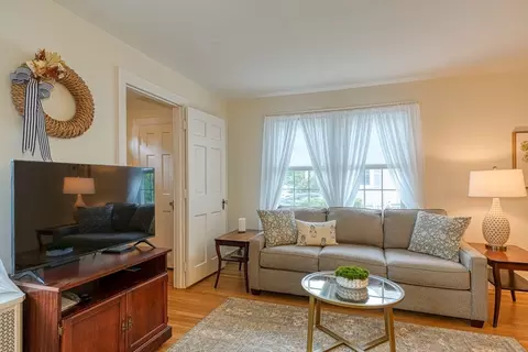 Living - 49 Prudential Rd, Worcester, MA 01606 photo 4 of 4