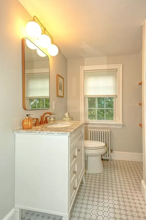 Bath - 49 Prudential Rd, Worcester, MA 01606 photo 4 of 4