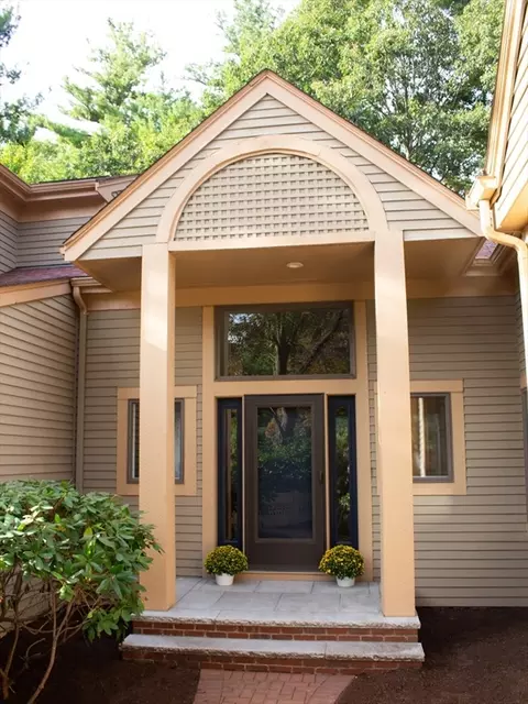 7 Wainwright Rd #13, Winchester, MA 01890
