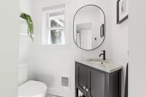 Bath - 5 Intervale Rd, Wellesley, MA 02481 photo 1 of 3