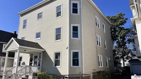 106 Malden St, Springfield, MA 01108 photo 2