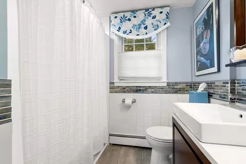 Bath - 53 Centre St, Danvers, MA 01923 photo 4 of 4